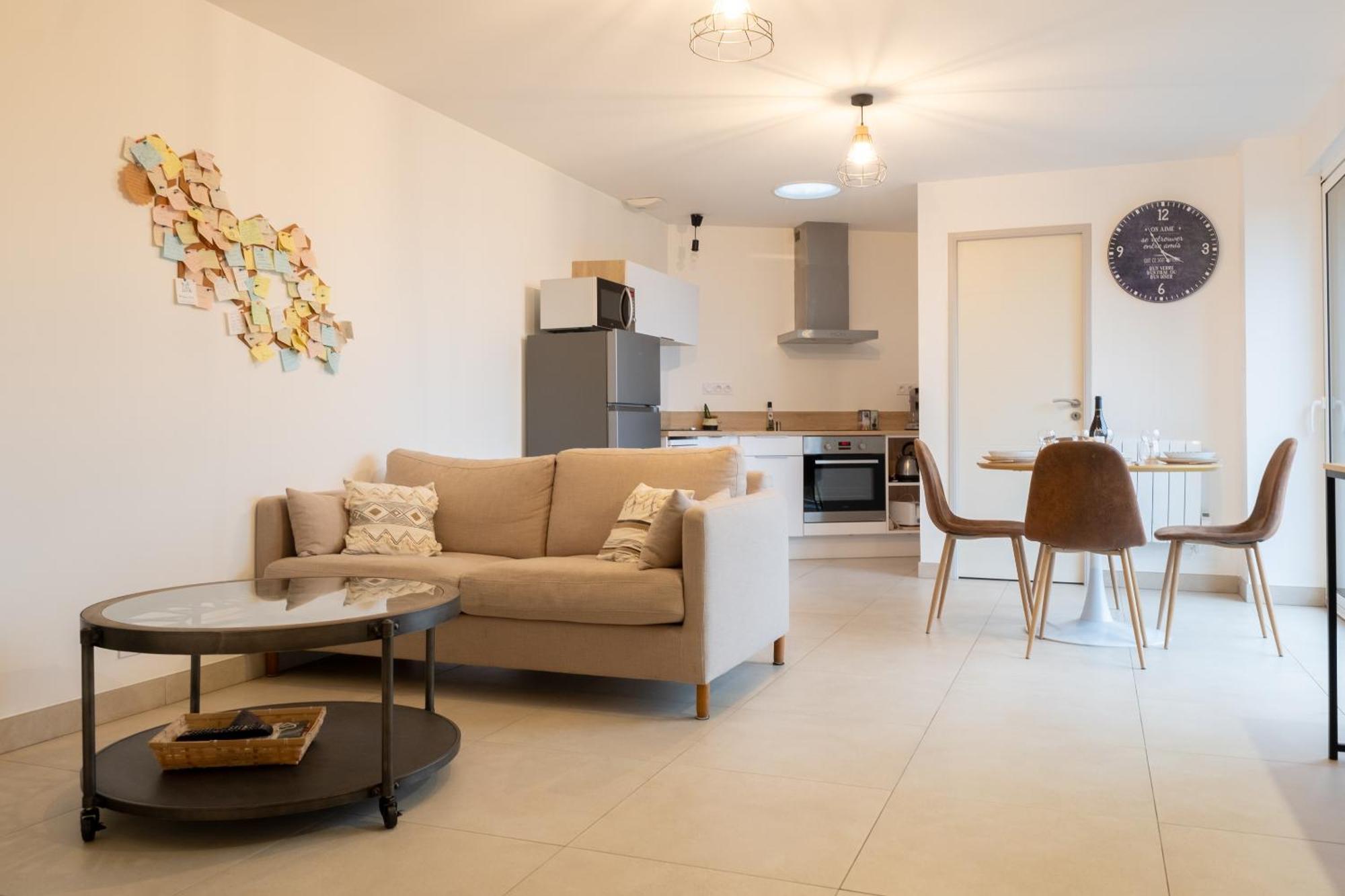 Appart Hotel La Gacilly-Centre Ville-Spa-Parking Екстериор снимка