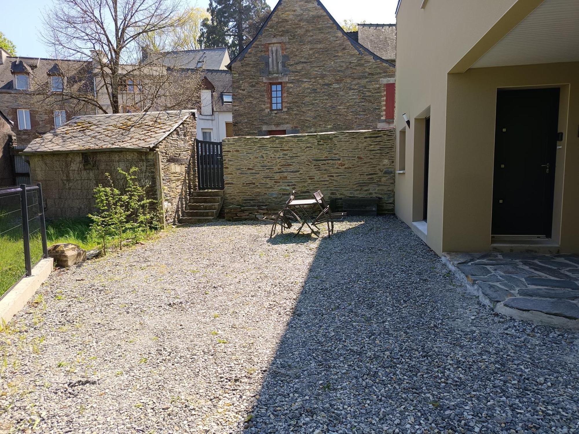 Appart Hotel La Gacilly-Centre Ville-Spa-Parking Екстериор снимка